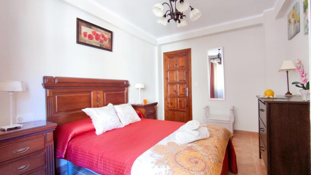 Center Of The Sea, Three Rooms - Alojamientos La Torre Torre Del Mar Bagian luar foto